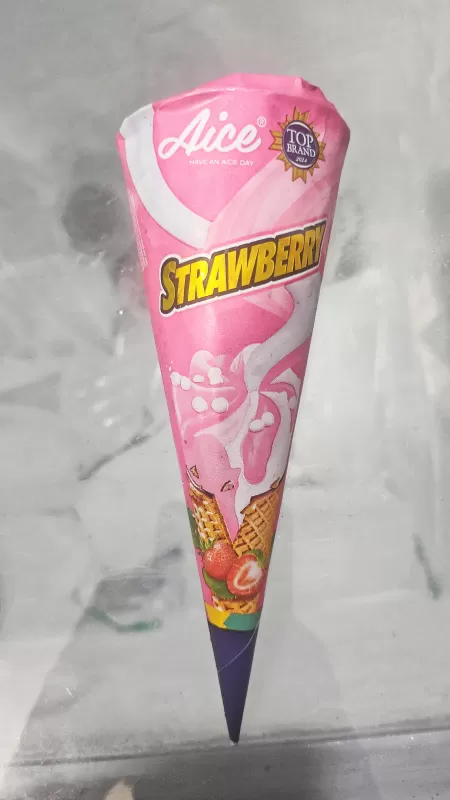 Aice cream strawberry cone